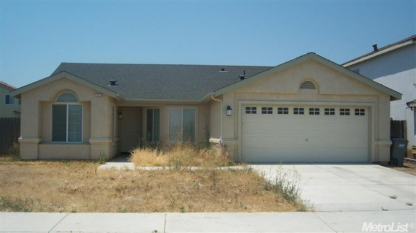 743 Santa Ana St, Los Banos, CA 93635 