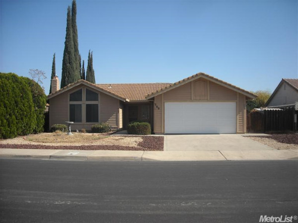 760 Meadowlark Ave, Los Banos, CA 93635 