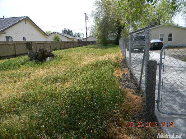 923 E St, Los Banos, CA 93635 