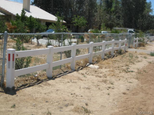 10025 Locust Ave, Hesperia, CA 92345 