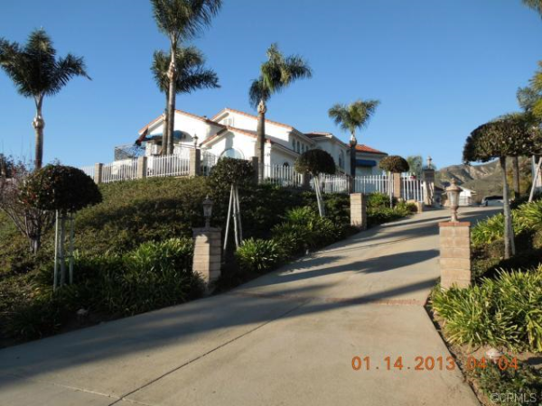 28840 Oak Ridge Rd, Highland, CA 92346 