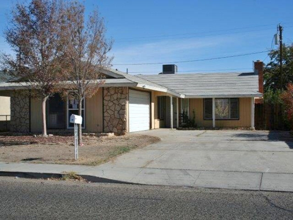 132 South Gold Canyon Street, Ridgecrest, CA 93555 