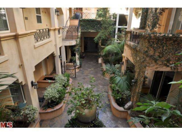 16123 W Sunset #202, Pacific Palisades, CA 90272 