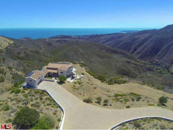2501 Barrymore Dr, Malibu, CA 90265 