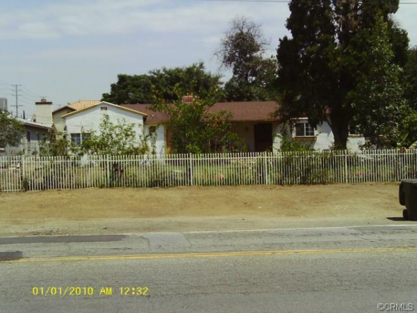 1480 W Randall Ave, Bloomington, CA 92316 
