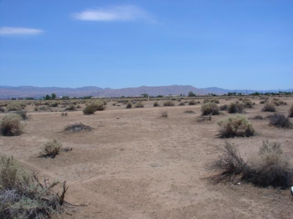 Klickitat Avneue, APN 0437-242-11, Apple Valley, CA 92307 