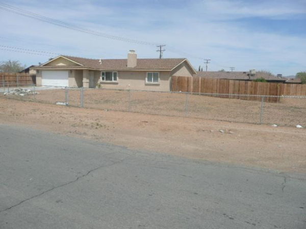 15345 Kiamichi Road, Apple Valley, CA 92307 