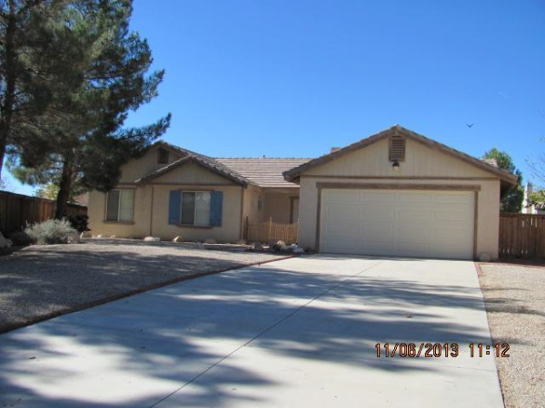 16270 Lago Vista Court, Apple Valley, CA 92307 