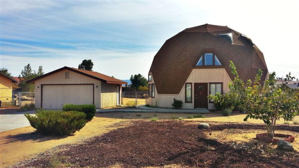 22677 South Road, Apple Valley, CA 92307 