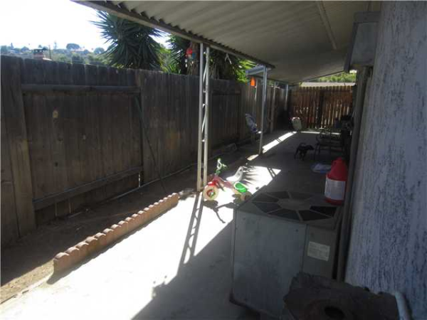 9524 Bray Ave, Spring Valley, CA 91977 