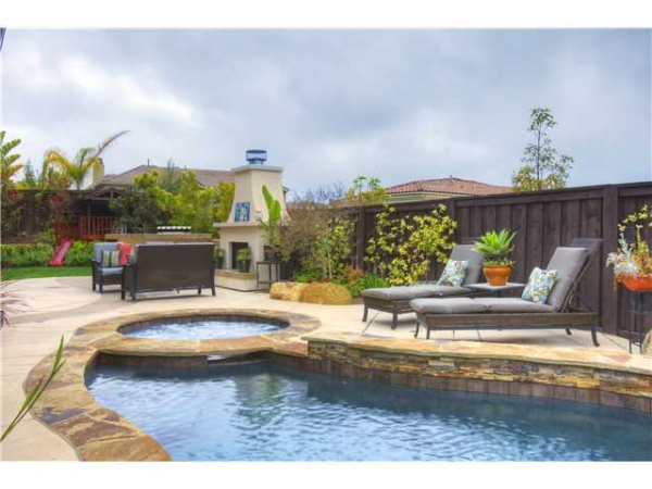 3212 Corte Tamarindo, Carlsbad, CA 92009 