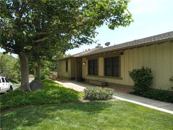 8571 Circle R Course Ln, Escondido, CA 92026 