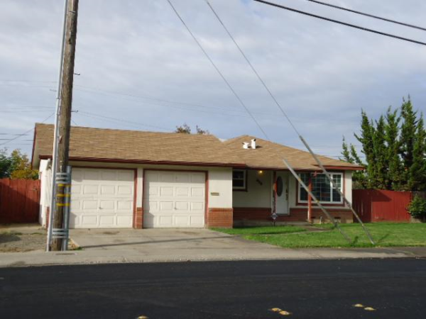 323 Cottage Avenue, Manteca, CA 95336 