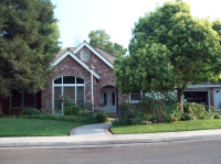 204 Windsor Court, Exeter, CA 93221 