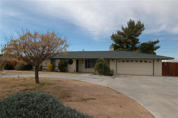 12408 Rincon Road, Apple Valley, CA 92307 