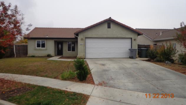 653 Virginia Court, Woodlake, CA 93286 