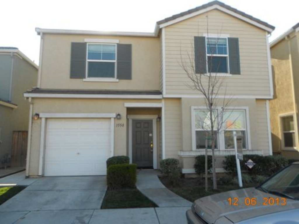 1558 Fog Bank Dr, Stockton, CA 95204 