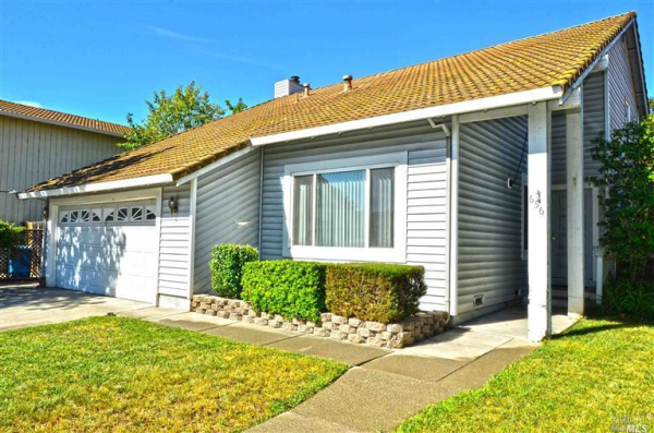 656 Hamilton Dr, Vacaville, CA 95687 