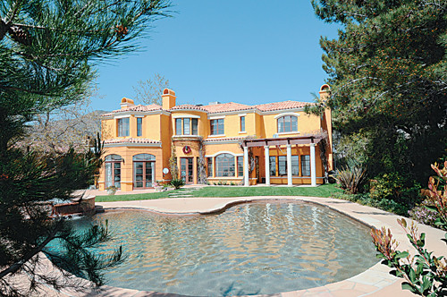 728 Forest Green Rd., La Canada, CA 91011 