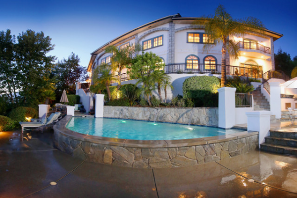 860 St. Katherine Dr., La Canada Flintridge, CA 91011 