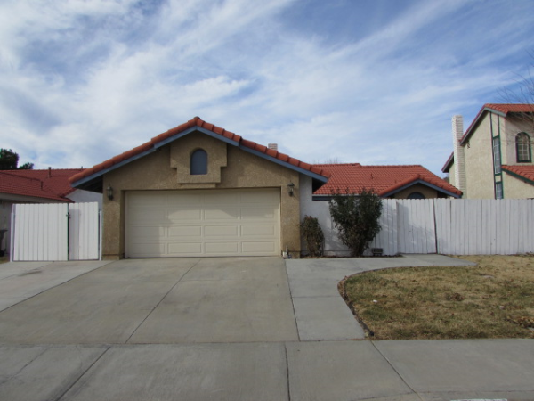 45323 Essex Lane, Lancaster, CA 93534 