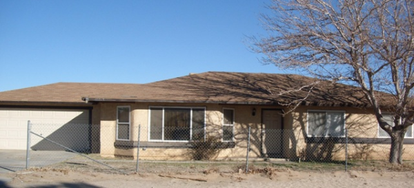 15733 Newmont Ave, Lancaster, CA 93535 