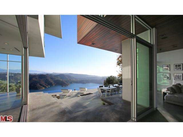 2170 Stradella Rd, Los Angeles, CA 90077 