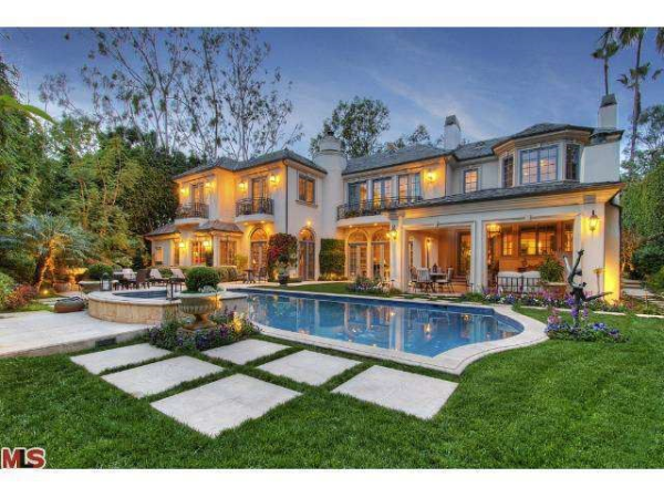 1154 Summit Dr, Beverly Hills, CA 90210 