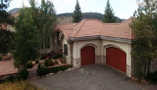 290 Skyhill Drive, Golden, CO 80401 