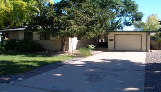 5742 W Chestnut Ave, Littleton, CO 80128 