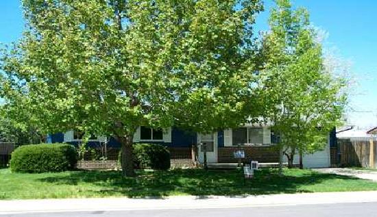 855 Memphis Street, Aurora, CO 80011 