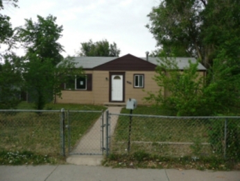 1270 Hillside St, Aurora, CO 80010 