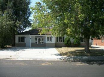 1221 Salem St, Aurora, CO 80011 