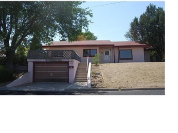 942 W 10th St, Wray, CO 80758 
