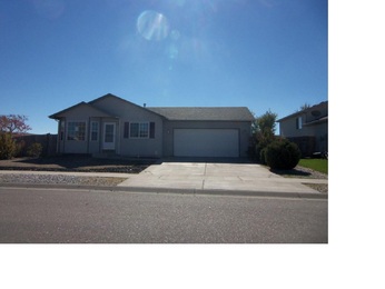860 E 20th Street Ln, Greeley, CO 80631 