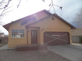 435 S Oak Creek Dr, Pueblo West, CO 81007 