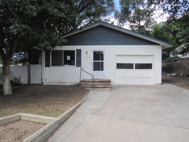 609 E 11th St Hill, Delta, CO 81416 