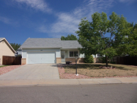 615 Suntrail Dr, Loveland, CO 80538 