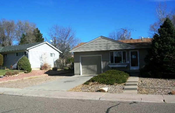 8 Macarthur Rd, Pueblo, CO 81001 