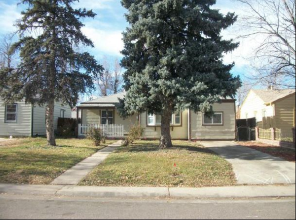 1109 Emporia St, Aurora, CO 80010 