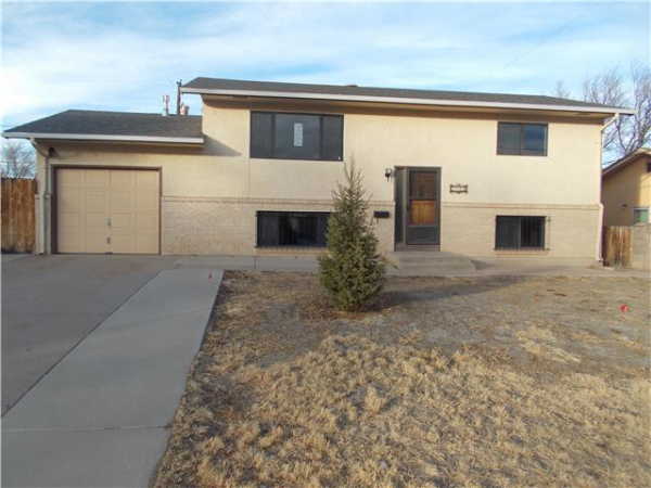 3901 Canterbury Ln, Pueblo, CO 81005 