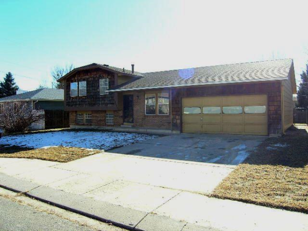 2133 Lander Cir, Colorado Springs, CO 80909 