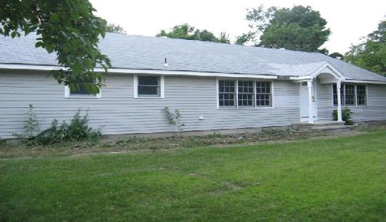 23 Cathryn Street, New Milford, CT 06776 