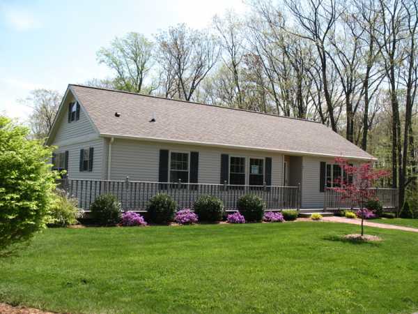 2 Paint Brush Path, Uncasville, CT 06382 