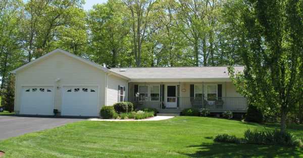 12 Heather Brook Road, Uncasville, CT 06382 