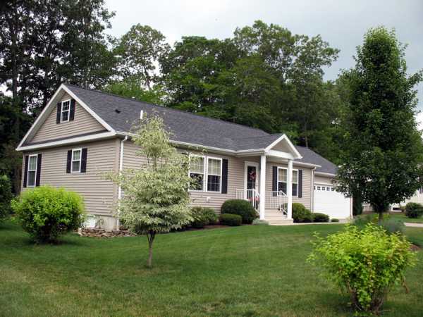 15 Wyndwood Drive, Uncasville, CT 06382 