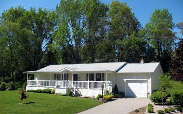 1 Hillcrest Drive, Uncasville, CT 06382 