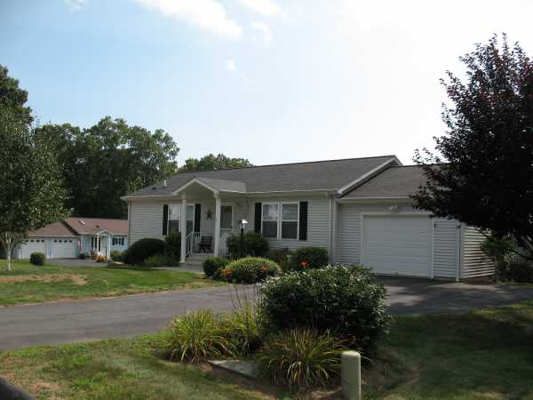 1 Heather Brook Road, Uncasville, CT 06382 