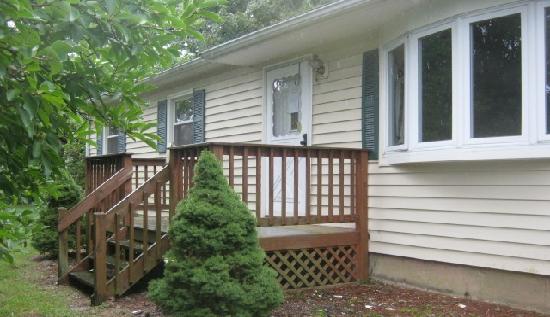 35 Shelley Rd, Meriden, CT 06451 