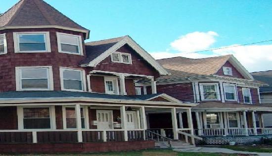 1301 Iranistan Avenue, Bridgeport, CT 06605 